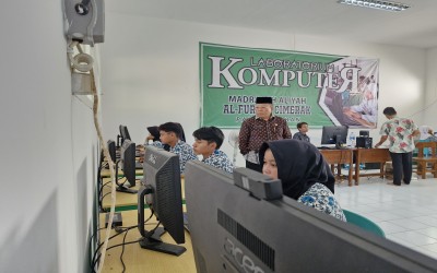 Hari Pertama ANBK MA Al-Furqon Cimerak Dipantau Kepala Kemenag Pangandaran